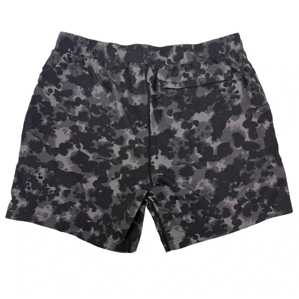 Rhone Athletic Camo Print Gym Shorts Men XL Black Gray Drawstring Pockets‎
